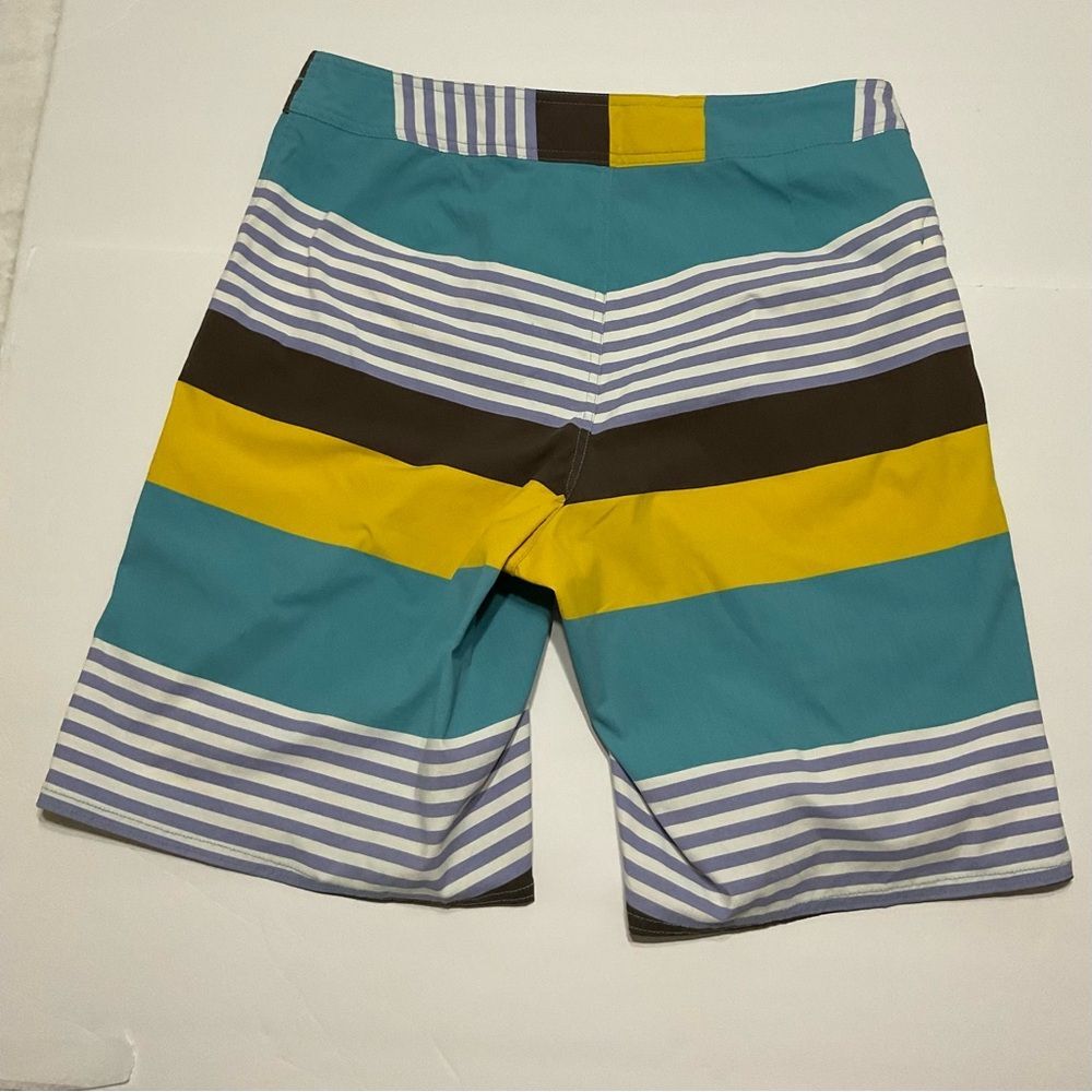 NWT PATAGONIA MENS BOARD SHORTS SIZE 33